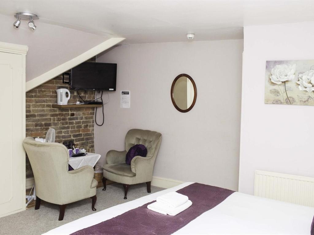 The Castle Inn Hotel 스테이닝 객실 사진